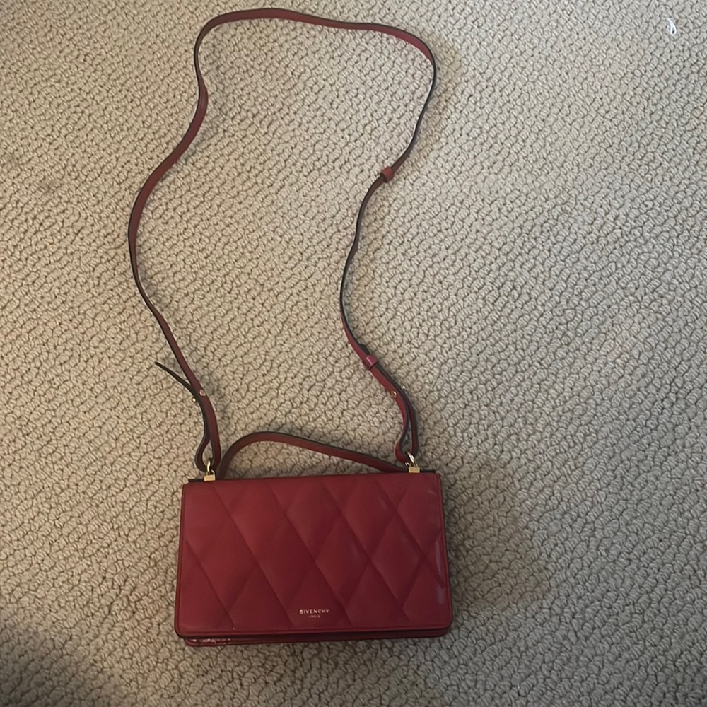 Givency purse